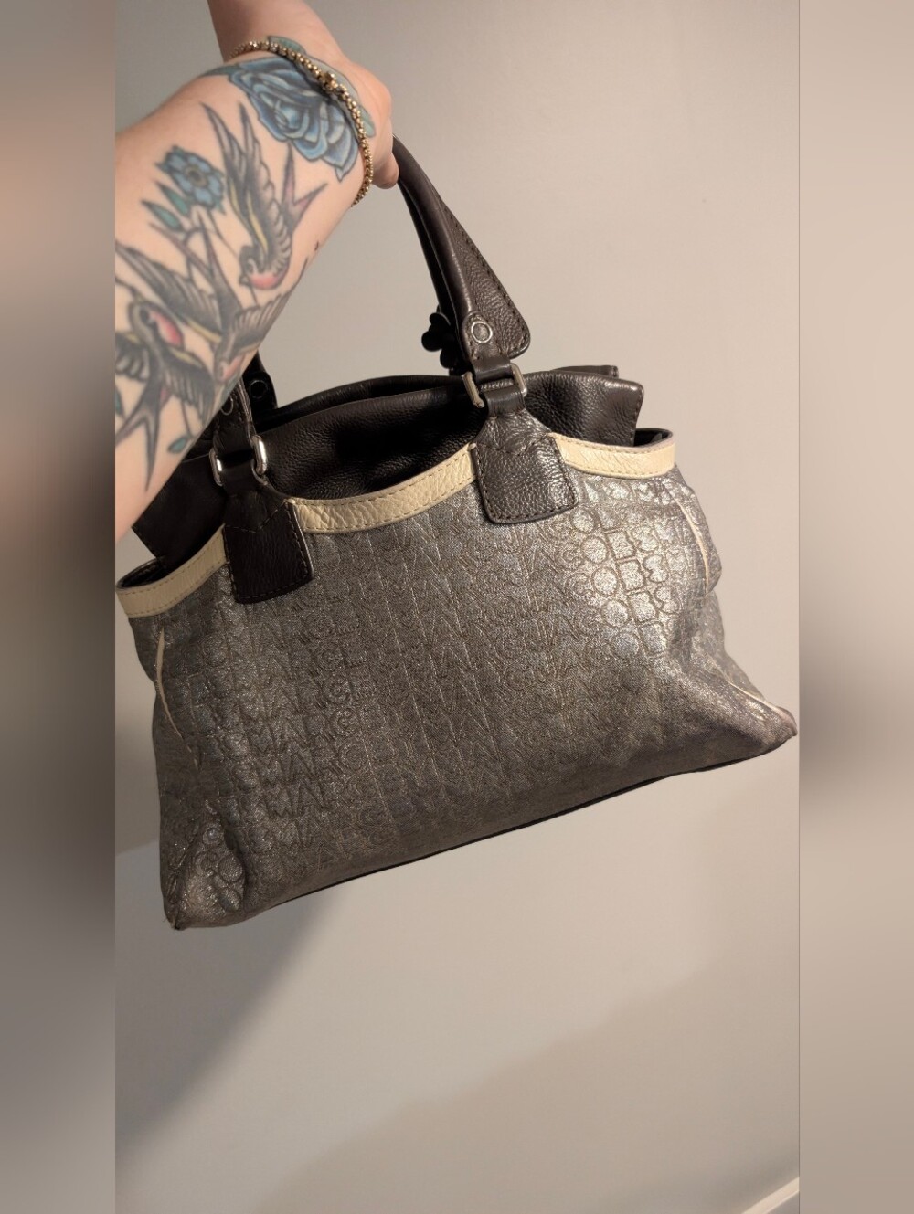 RARE Y2K Beautiful Marc Jacobs Silver Metallic Satchel with Grey Leather Trim - Picture 8 of 10